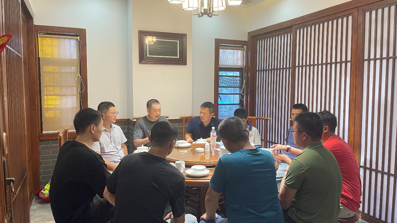 克服困难，苦战30天，顺利完成任务